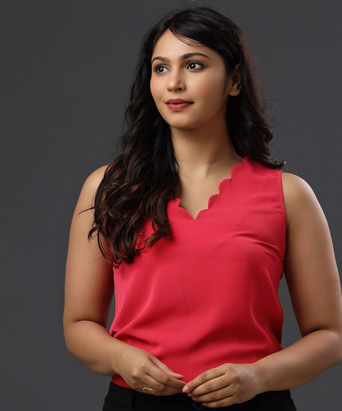 Solid Scallop Sleeveless Pink Top